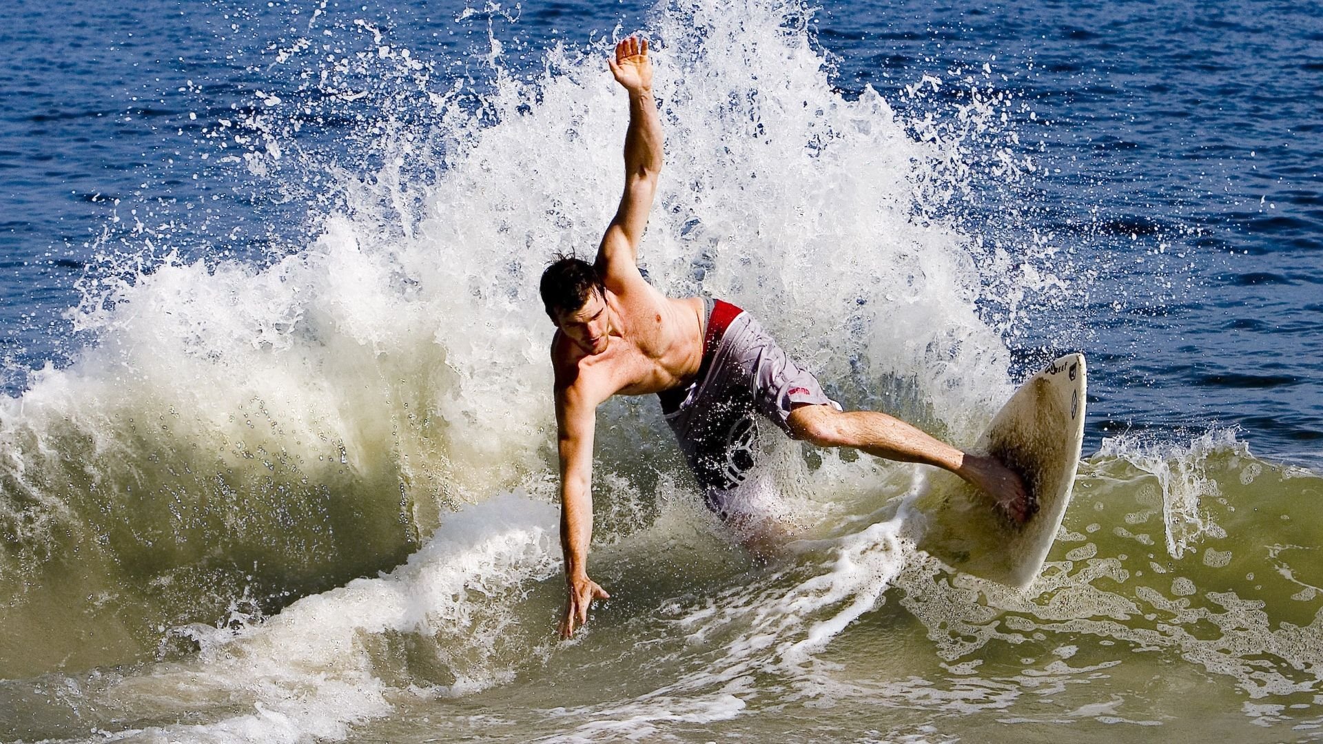 欧冠淘汰赛之夜，布鲁诺关键节点连续得分，书写红魔新传奇