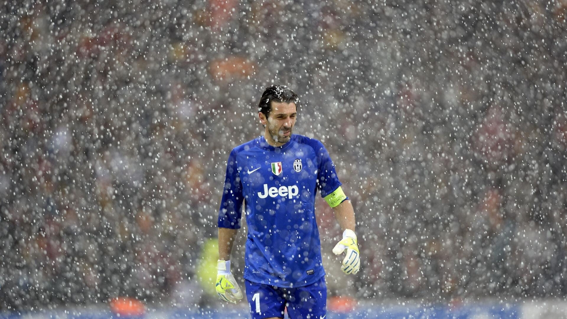 童话续写!丹麦压哨绝杀里昂,欧冠决赛上演北欧奇迹